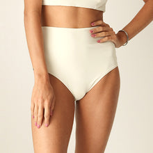 Carregar imagem no visualizador da galeria, Calça Malibu Off White - lillebeachwear