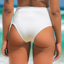 Carregar imagem no visualizador da galeria, Calça Malibu Off White - lillebeachwear